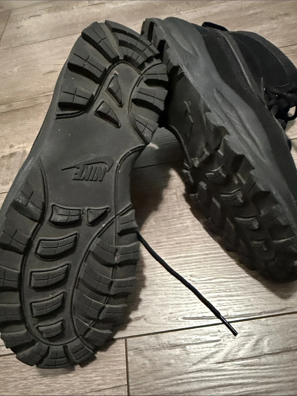 Nike Men's All-Black High-Top Utility Boots